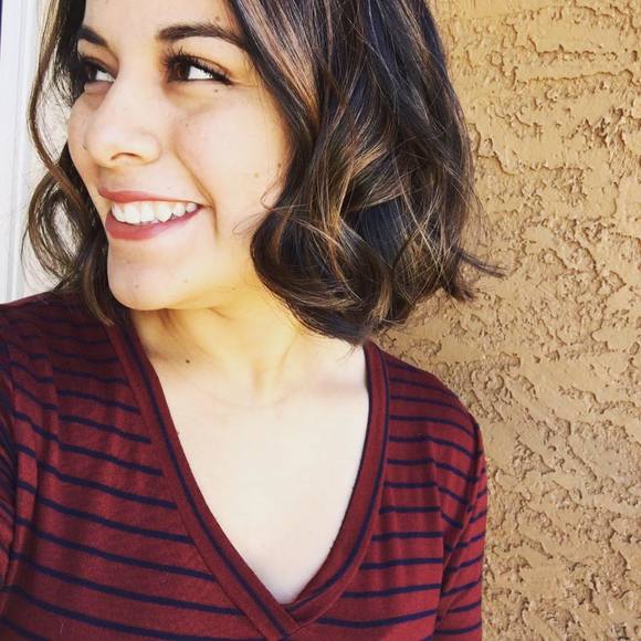 Meet your Posher, Mariana - Picture 1 of 1